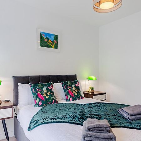3 Bedroom Swanley House Buitenkant foto